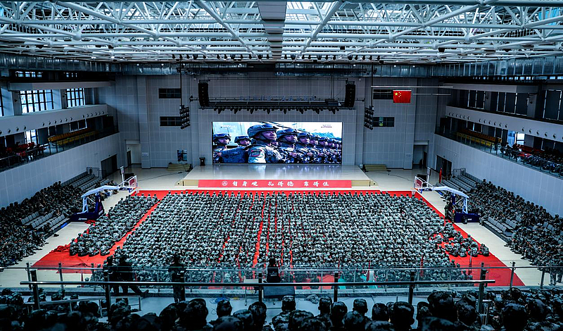 开云师生观看纪念中国人民抗日战争暨世界反法西斯战争胜利80周年大会